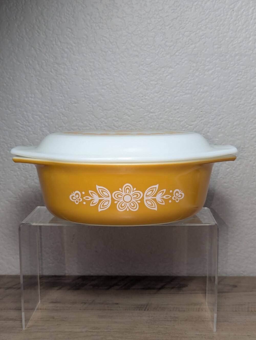 PYREX Vintage Golden Butterfly Baking Casserole Dish with Lid 1.5 Qt